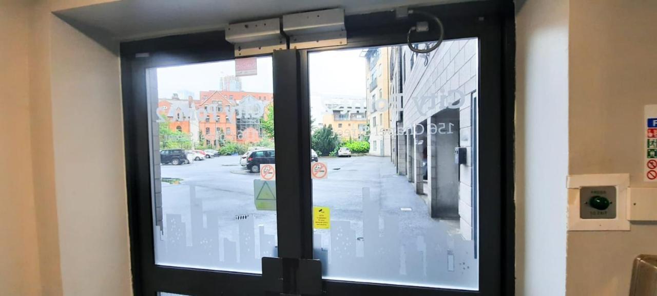 Lovely 2-Bedroom Apartment, Free Parking 曼彻斯特 外观 照片