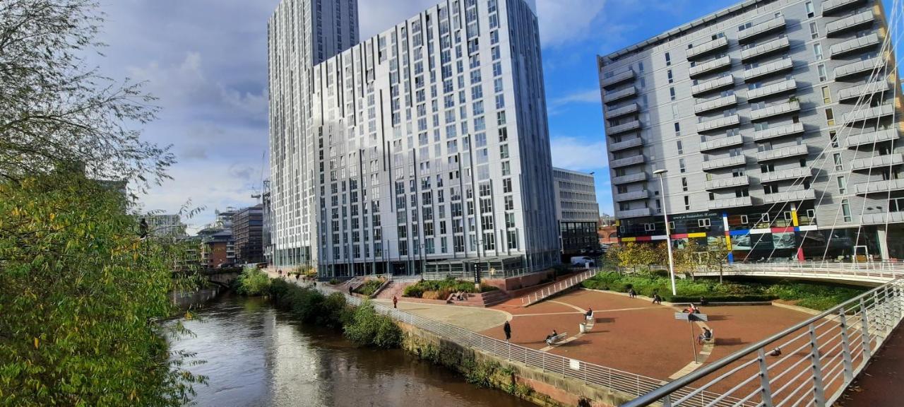 Lovely 2-Bedroom Apartment, Free Parking 曼彻斯特 外观 照片