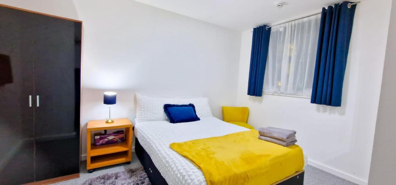 Lovely 2-Bedroom Apartment, Free Parking 曼彻斯特 外观 照片