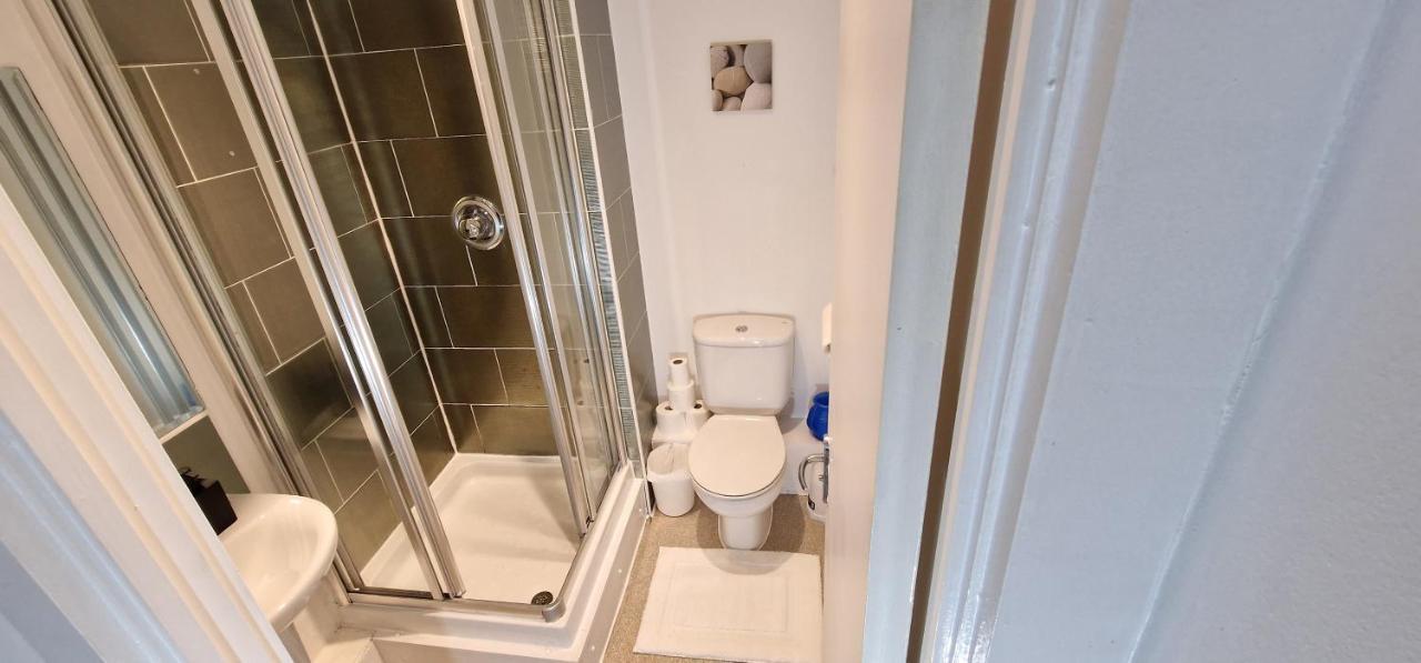 Lovely 2-Bedroom Apartment, Free Parking 曼彻斯特 外观 照片