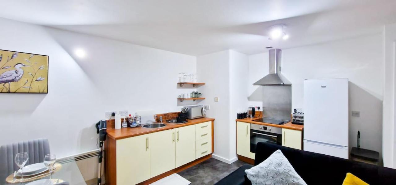 Lovely 2-Bedroom Apartment, Free Parking 曼彻斯特 外观 照片
